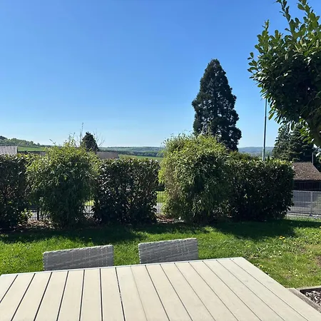 公寓 Ferienwohnung-mit-grosser-terrasse-und-garten-fuer-geniesser